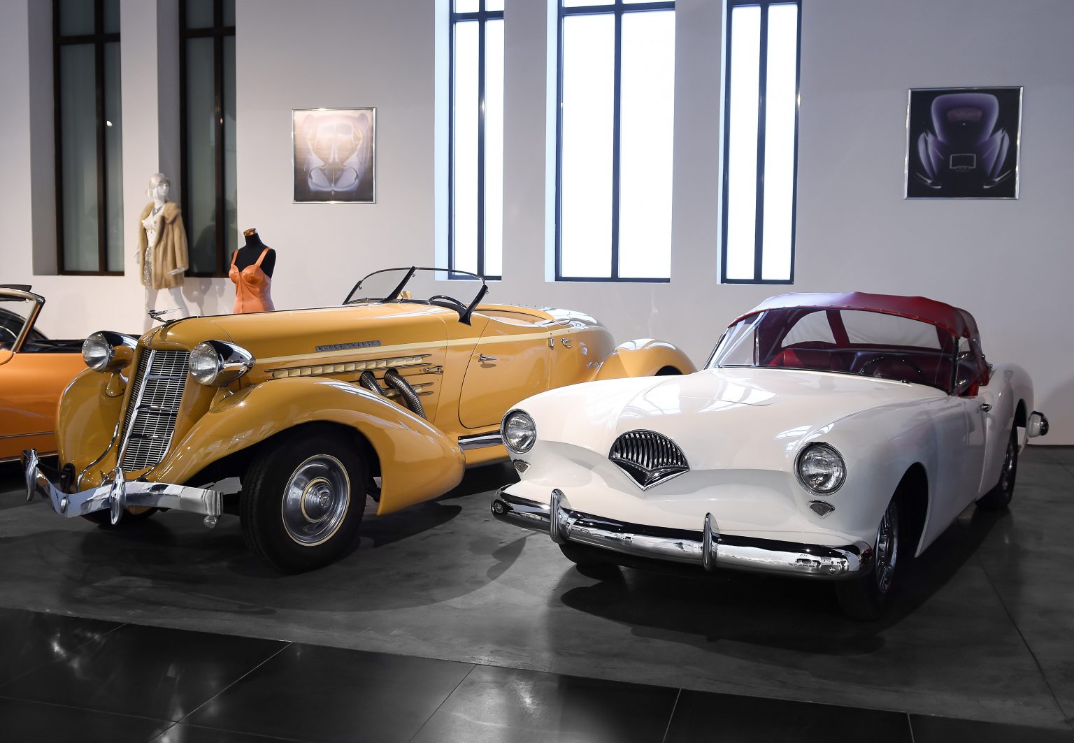 Museo de Málaga: el automóvil viaja al ritmo de la moda